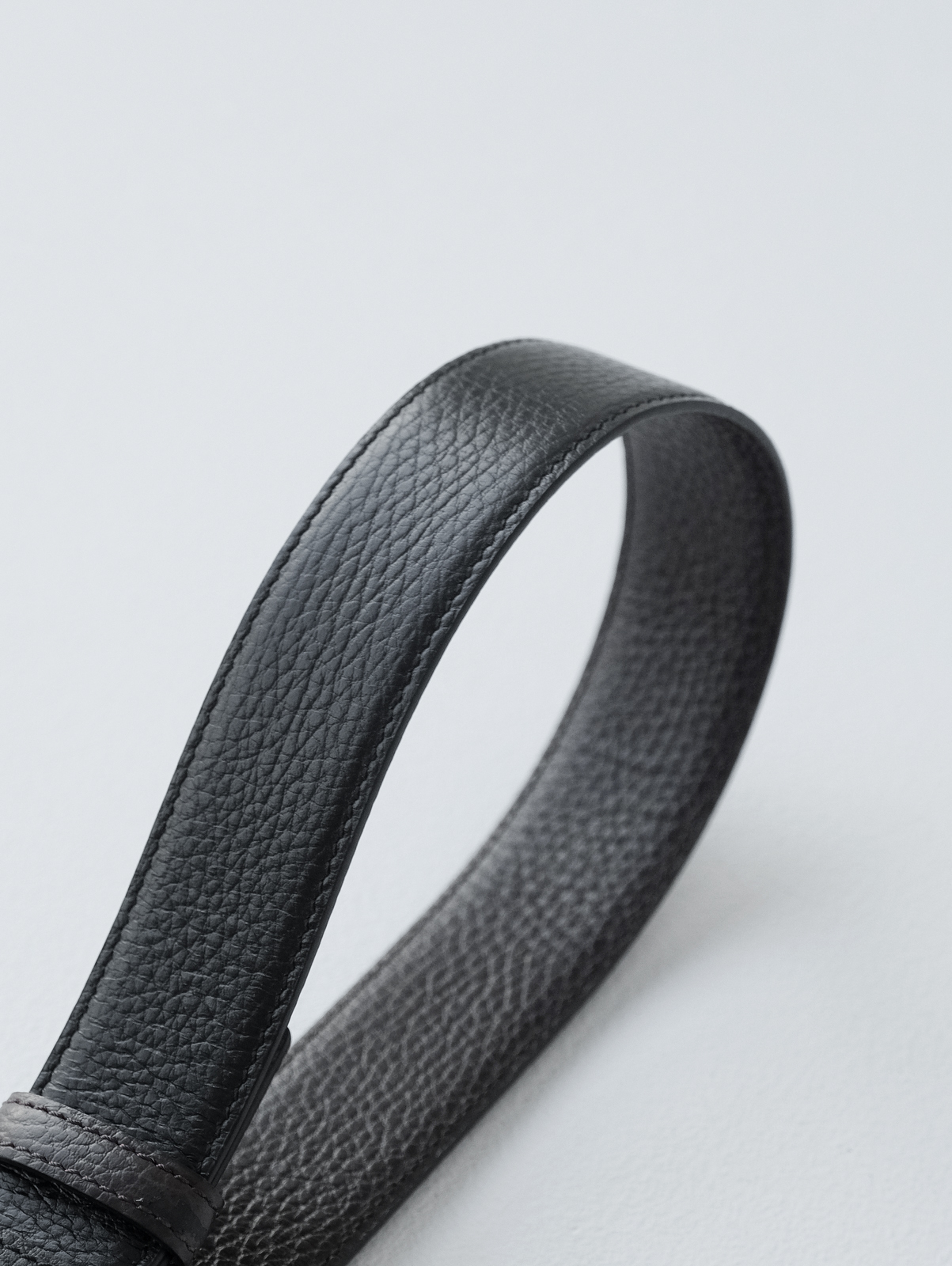 Ferragamo Muliang gun color buckle