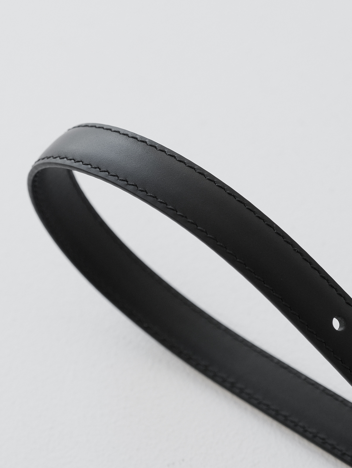 CELIN*ETRIOMPHE Arc de Triomphe cow leather belt with black gold buckle for men and women.