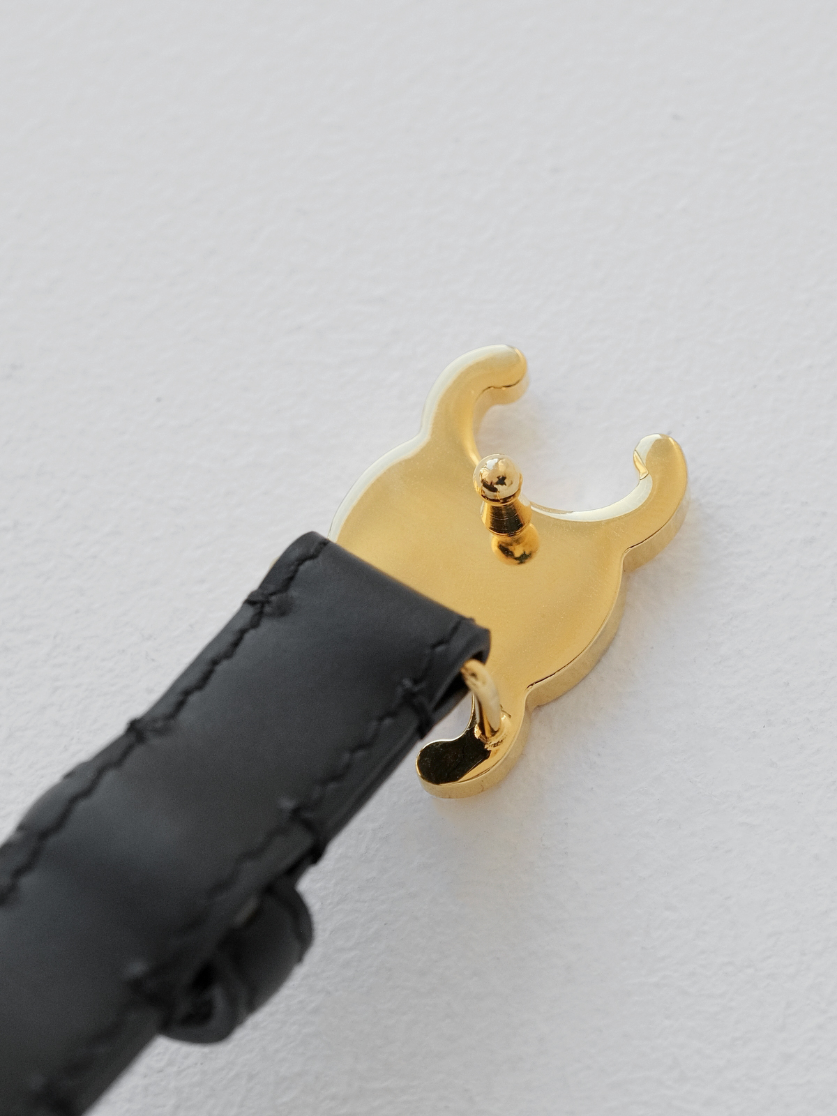 CELIN*ETRIOMPHE Arc de Triomphe cow leather belt with black gold buckle for men and women.