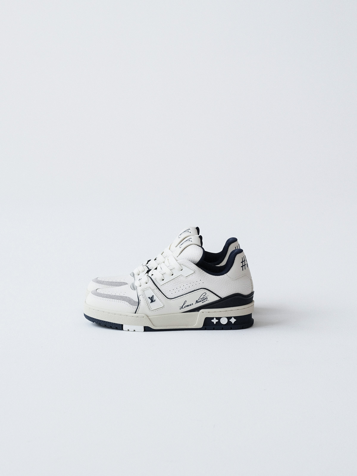 LV trainer Denmark New/New Color Matching Navy Blue with White