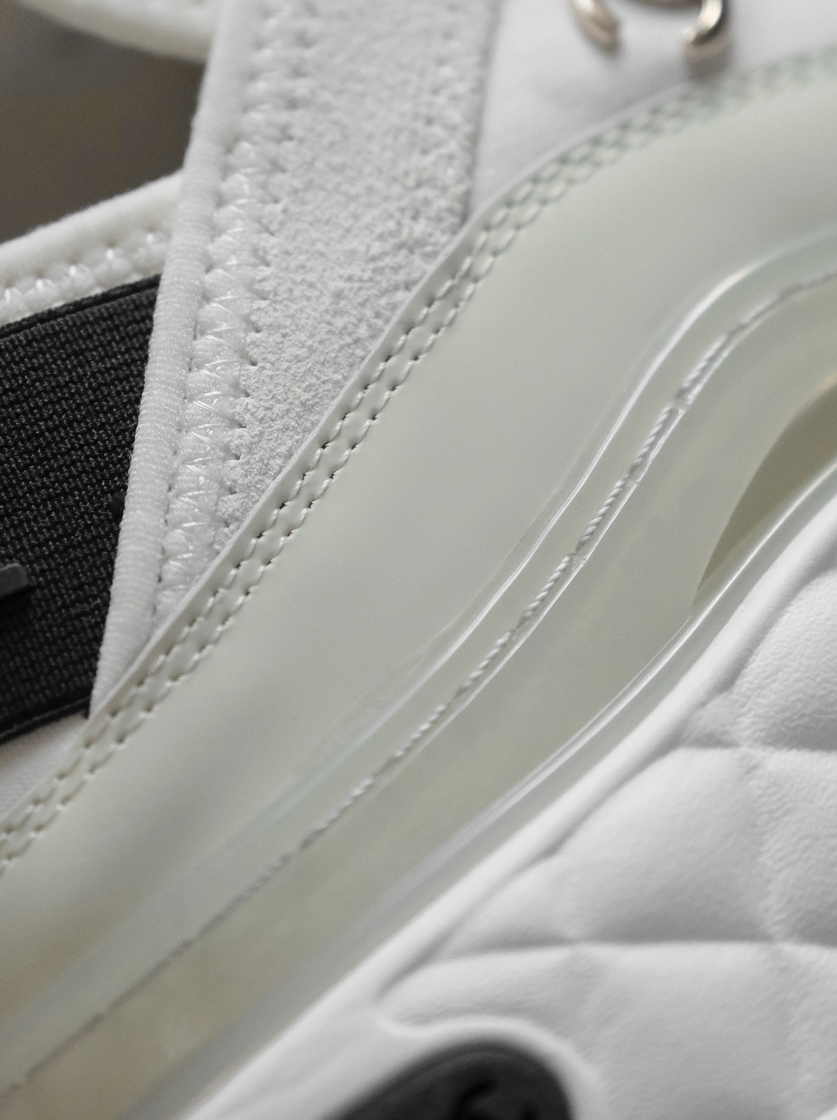 Chanel~~ the latest sports shoes; dad shoes