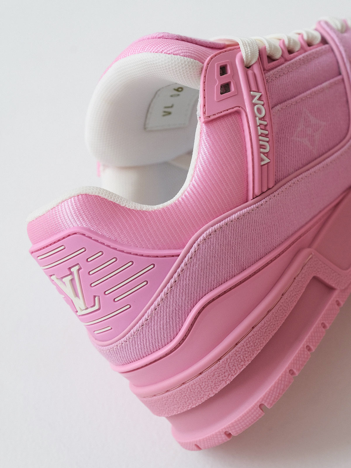 LOUIS VUITTON Trainer cow leather ladies pink.