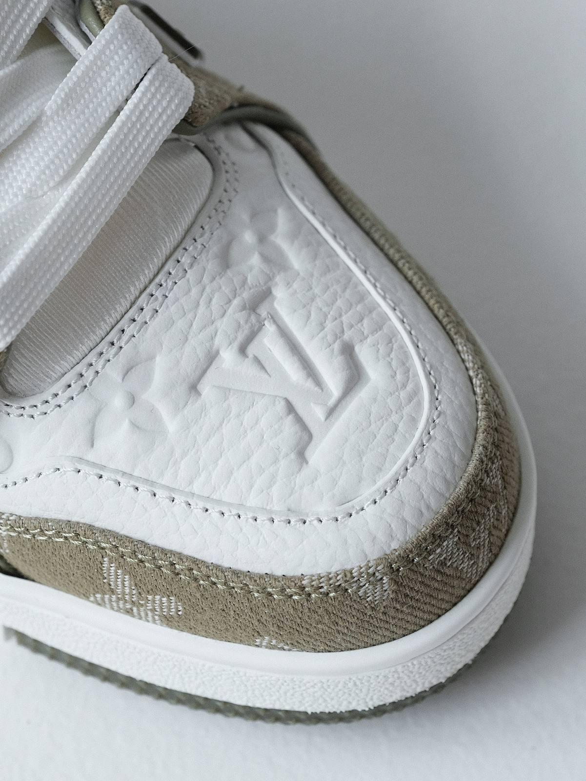 LOUIS VUITTON Trainer cow leather khaki green for men and women.