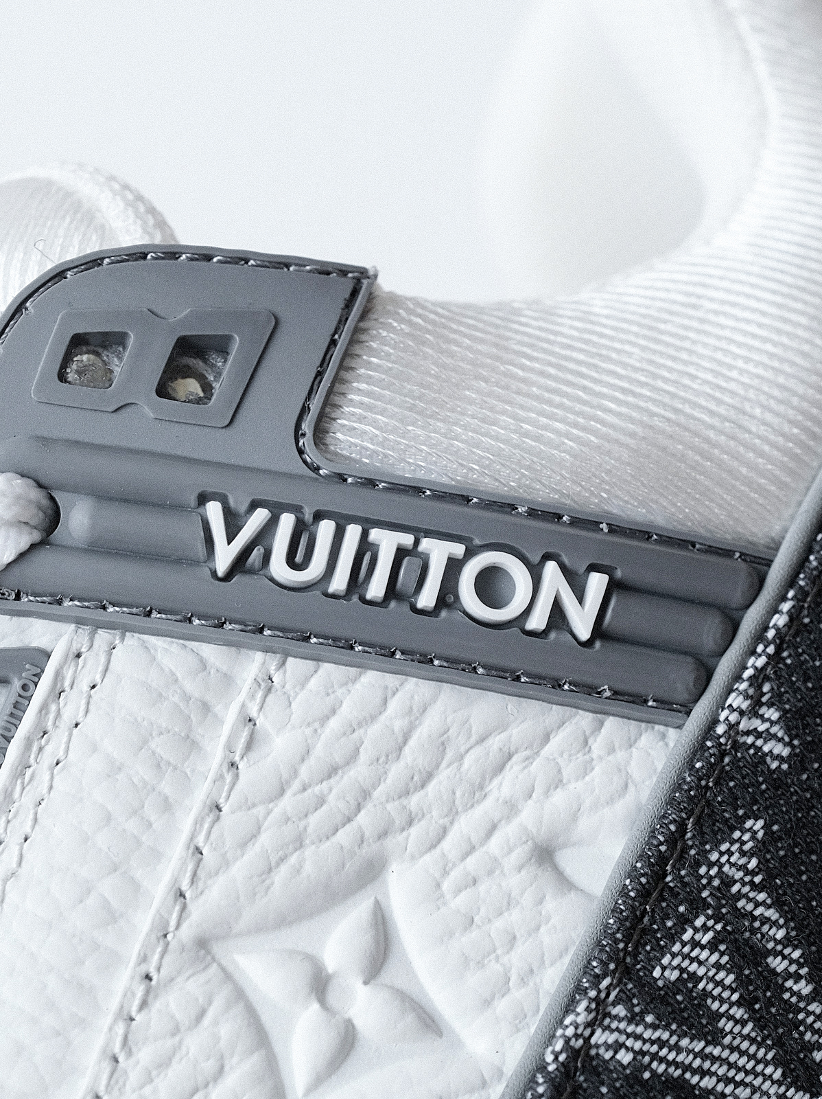LV trainer Denmark's new/new color matching denim grey sneakers