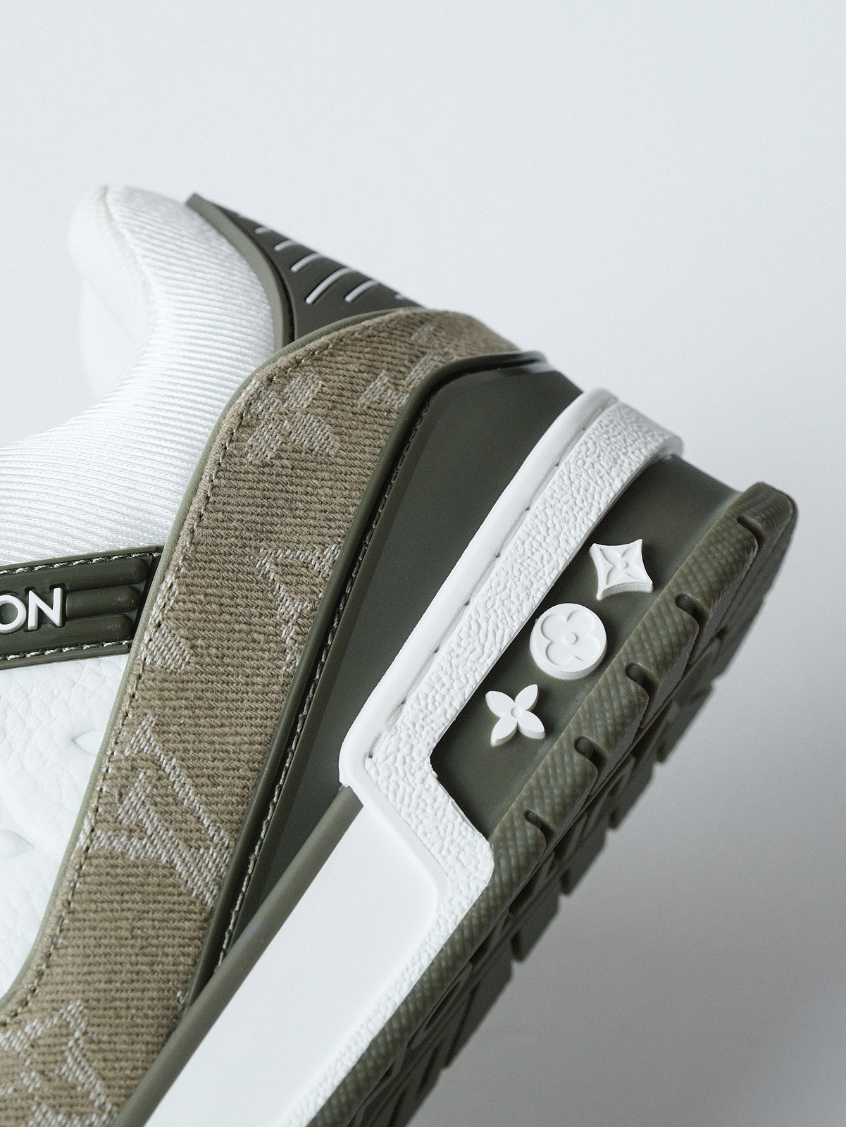 LOUIS VUITTON Trainer cow leather khaki green for men and women.