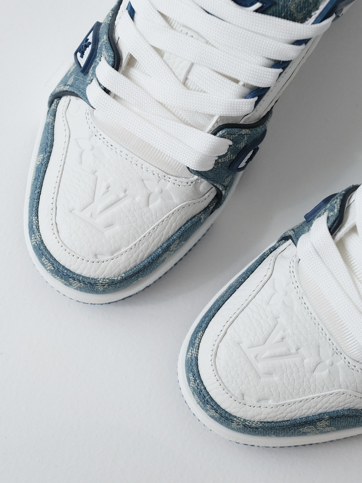 LOUIS VUITTON Trainer denim blue