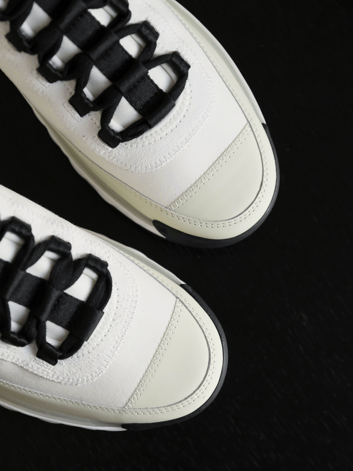 Chanel~~ the latest sports shoes; dad shoes