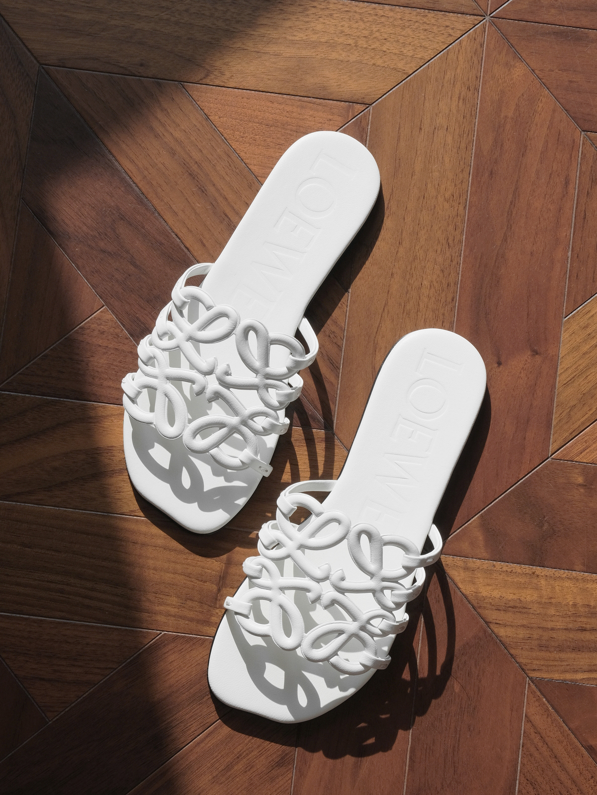 XX15-CG84黑+白+咖