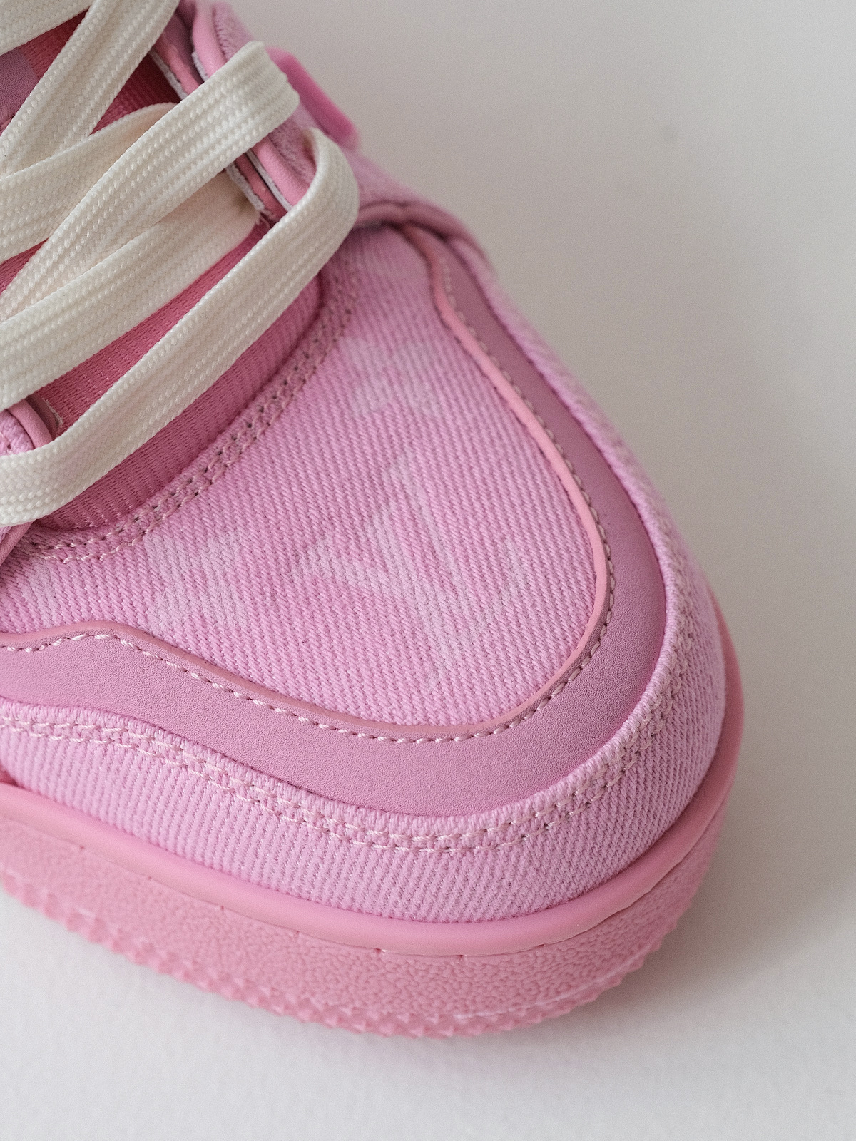 LOUIS VUITTON Trainer cow leather ladies pink.