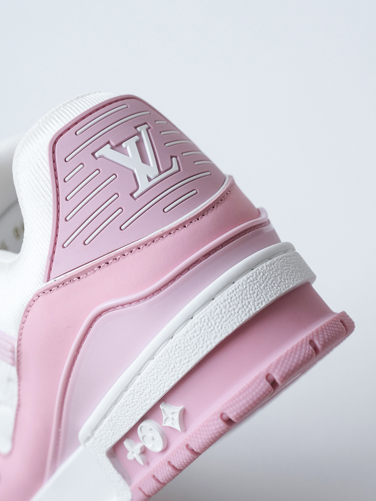 LV Trainer cherry blossom powder
