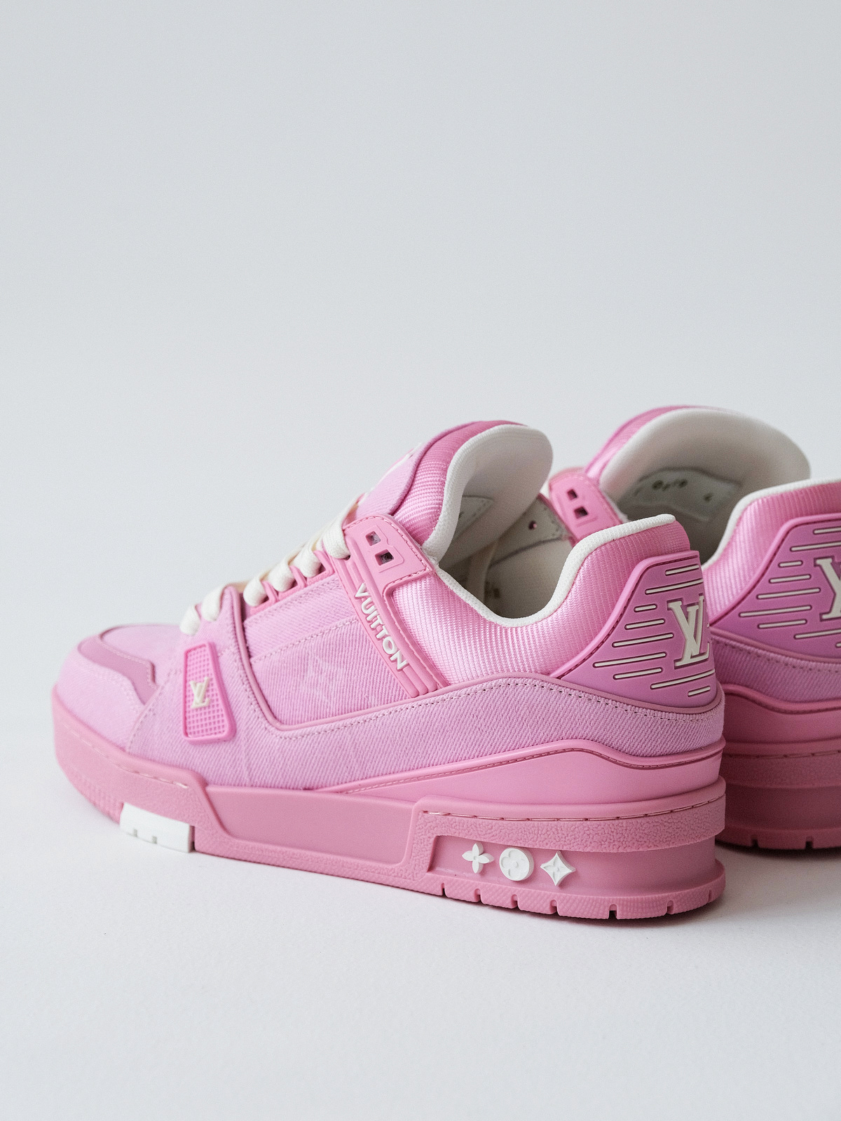 LOUIS VUITTON Trainer cow leather ladies pink.