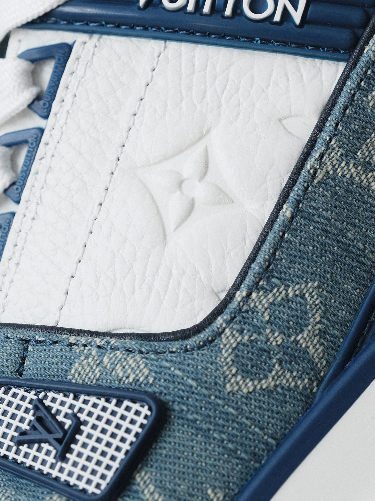 LOUIS VUITTON Trainer denim blue