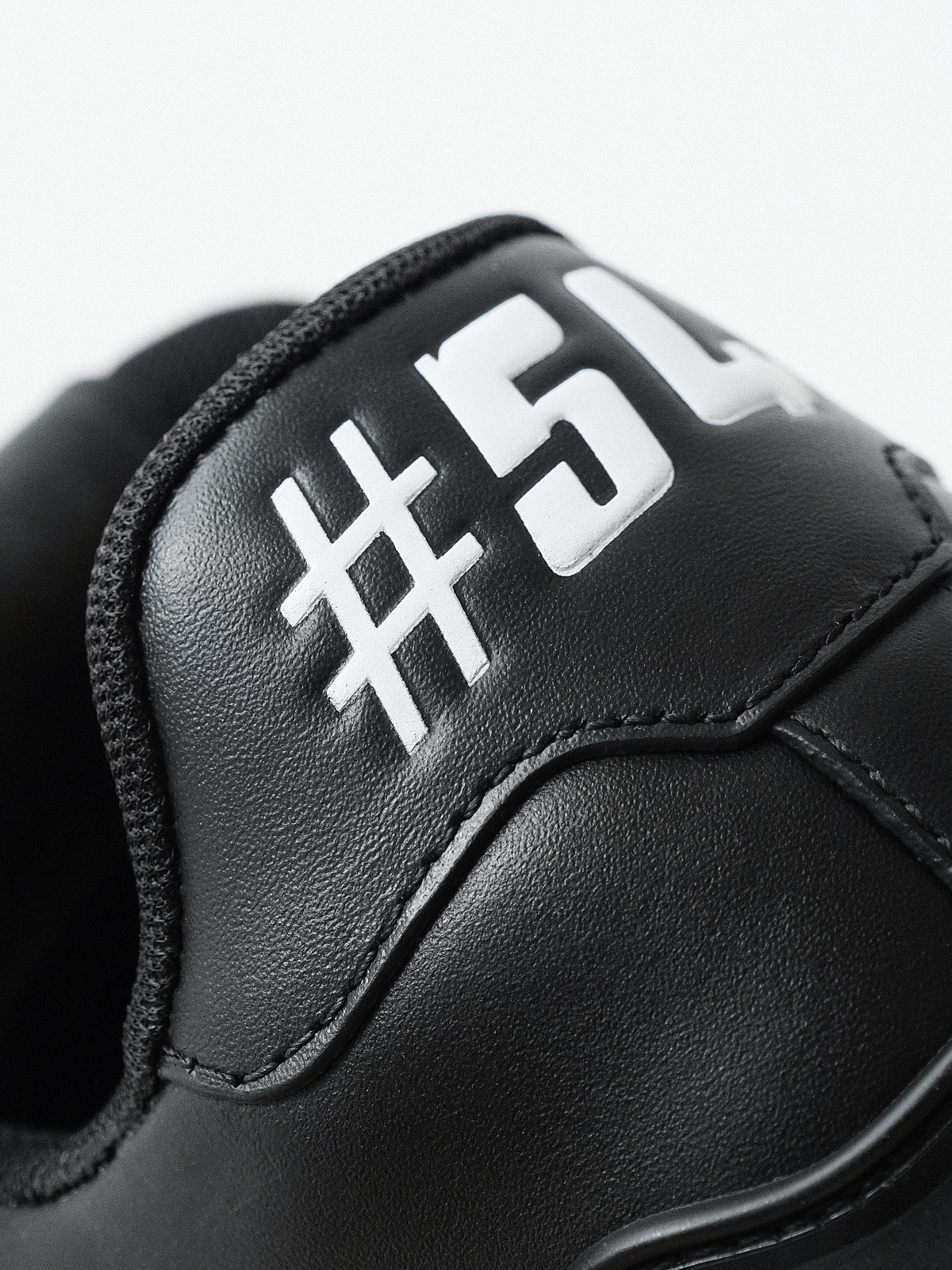 LOUIS VUITTON Trainer cow leather new black.