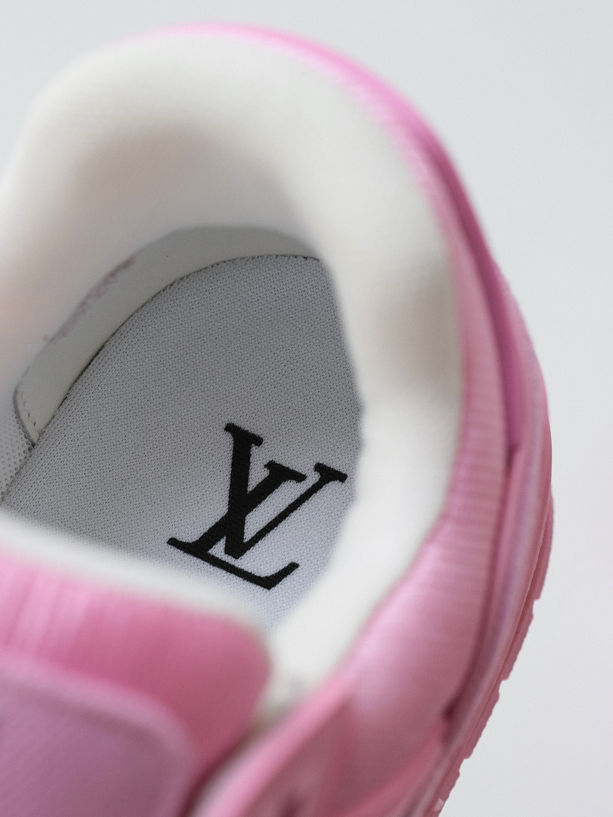 LOUIS VUITTON Trainer cow leather ladies pink.