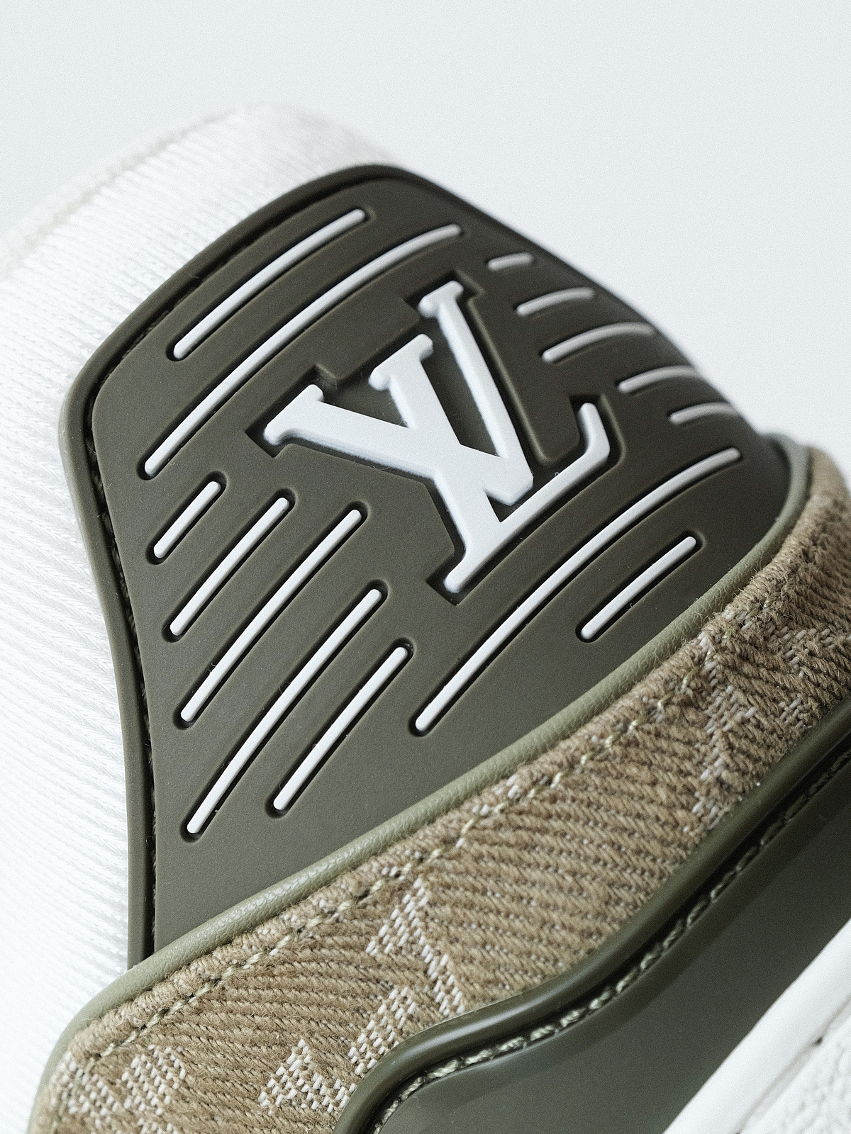 LOUIS VUITTON Trainer cow leather khaki green for men and women.