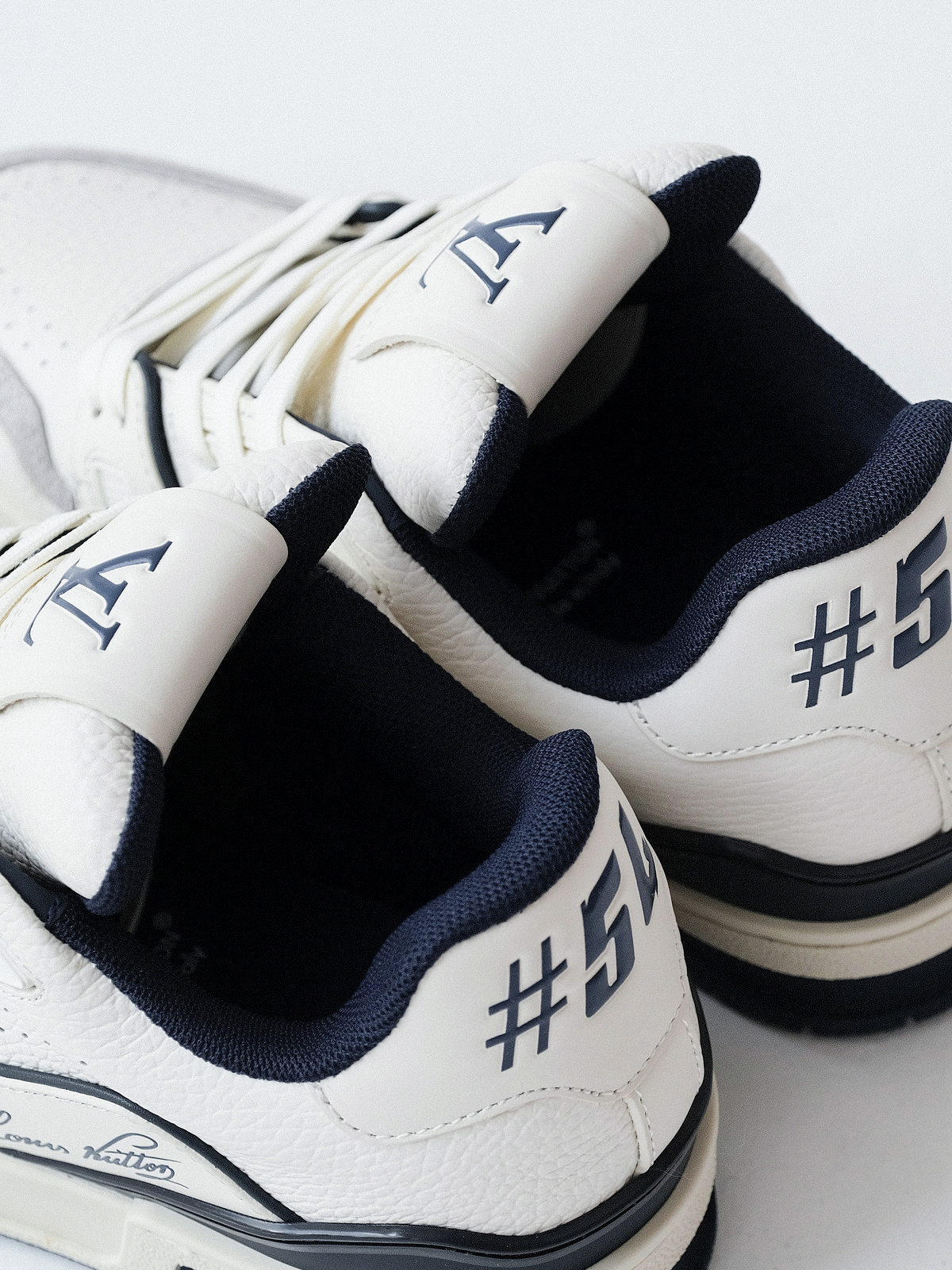 LV trainer Denmark New/New Color Matching Navy Blue with White