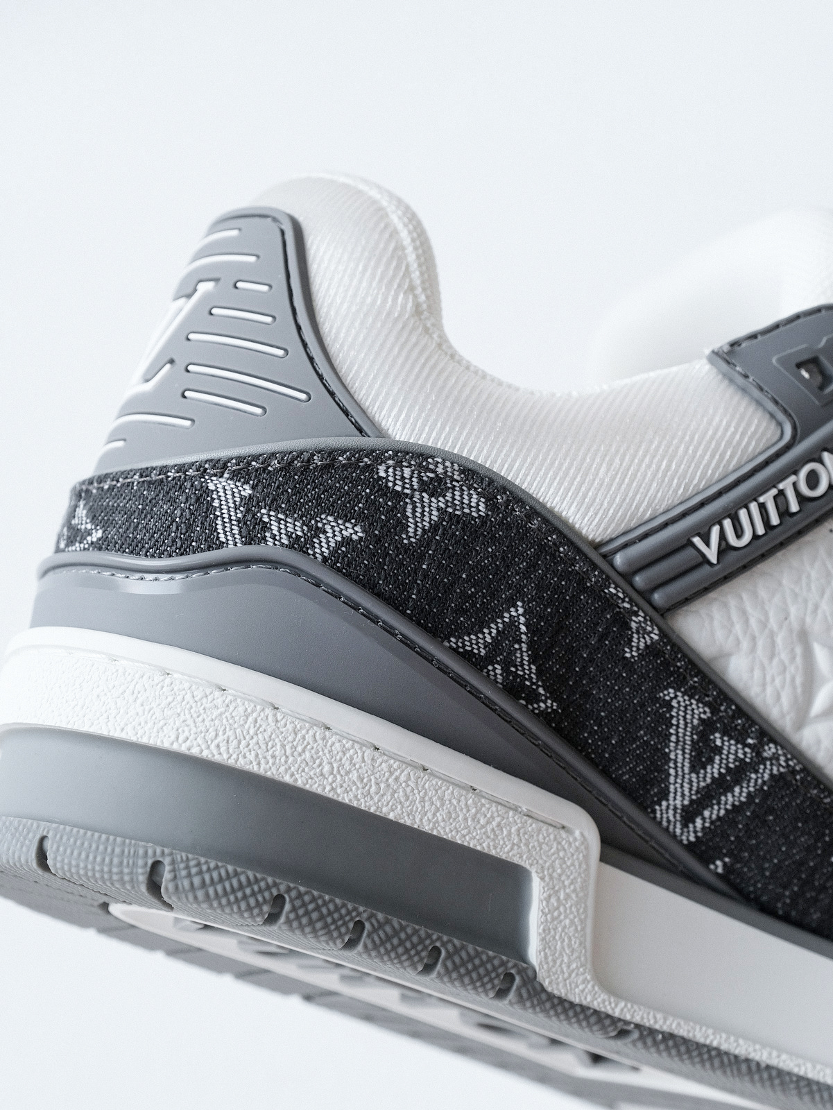 LV trainer Denmark's new/new color matching denim grey sneakers