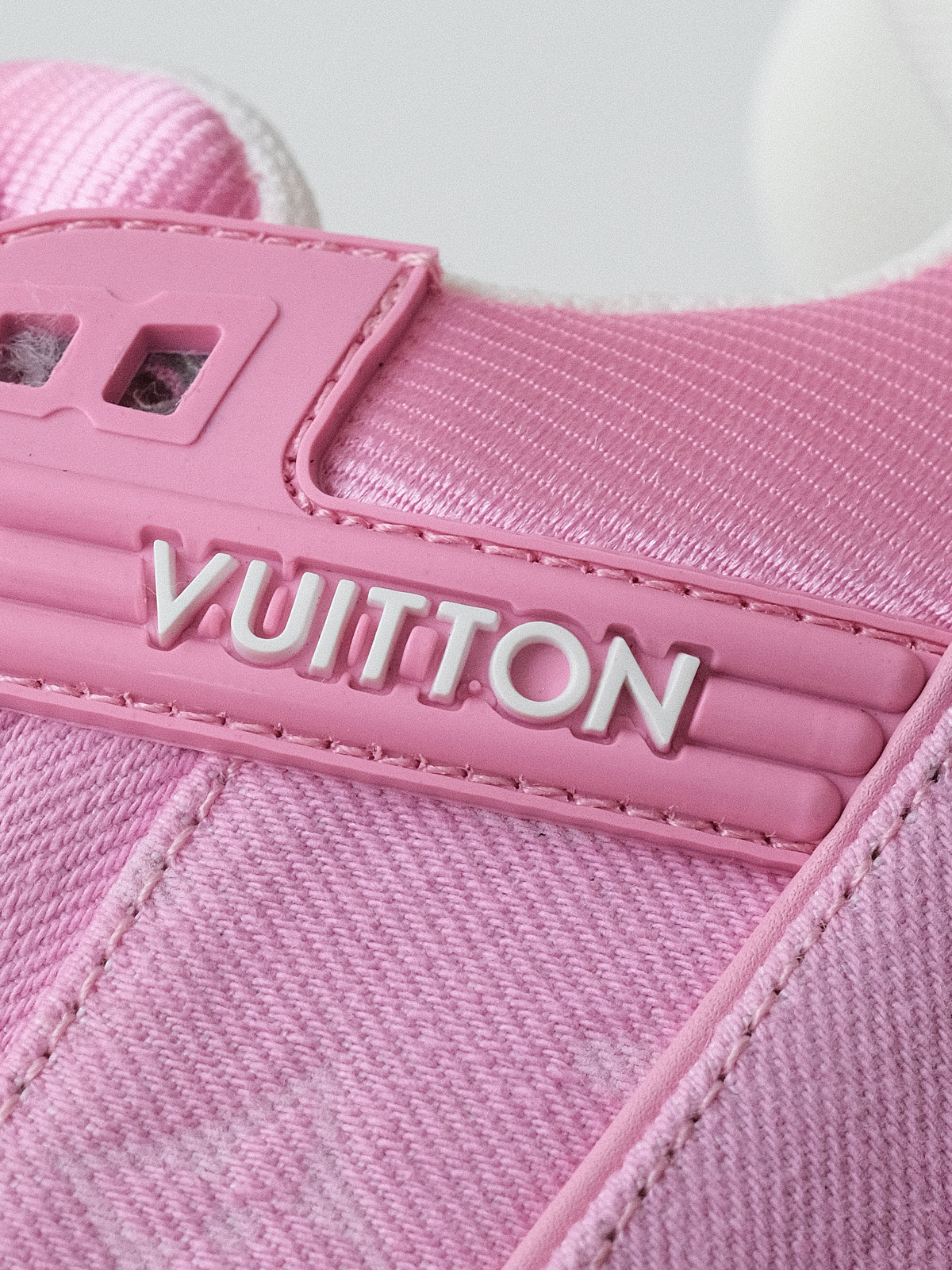 LOUIS VUITTON Trainer cow leather ladies pink.