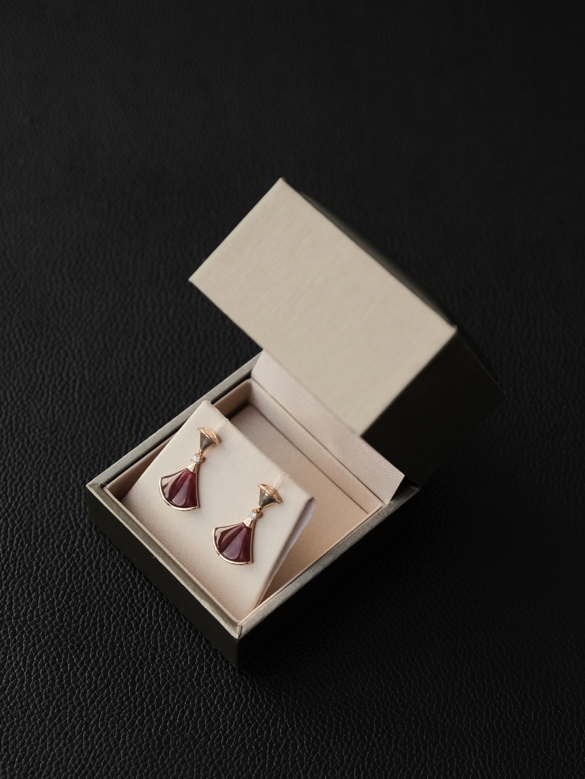 TB126-XK016长款红色+白色