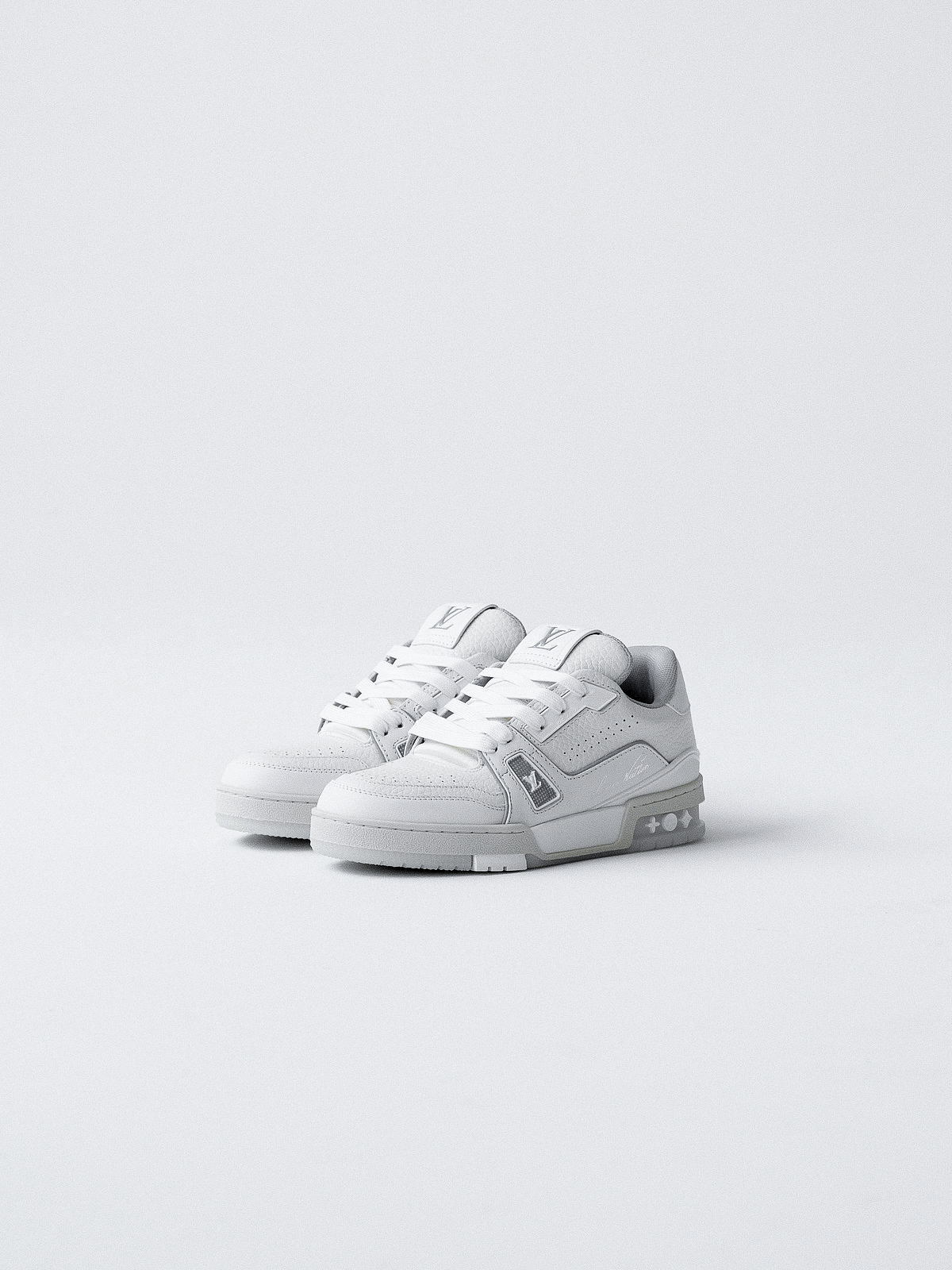 LV trainer Denmark new/cement grey shoes