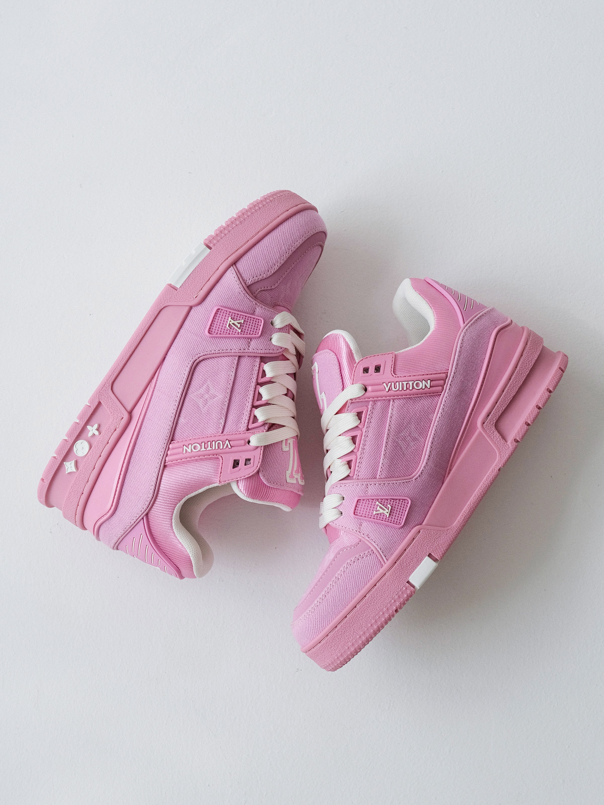 LOUIS VUITTON Trainer cow leather ladies pink.