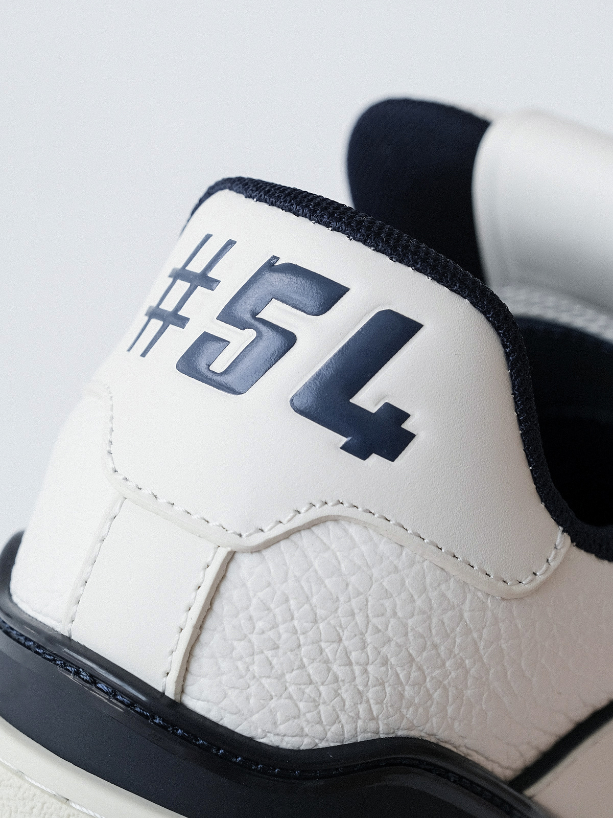 LV trainer Denmark New/New Color Matching Navy Blue with White