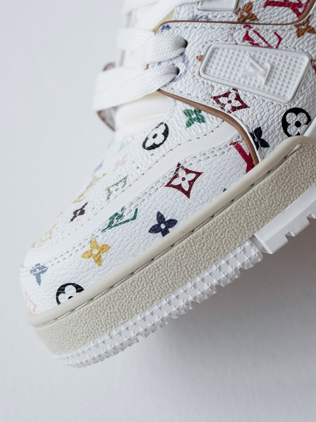 LV Murakami Takashi co-branded white tricolor Trainer