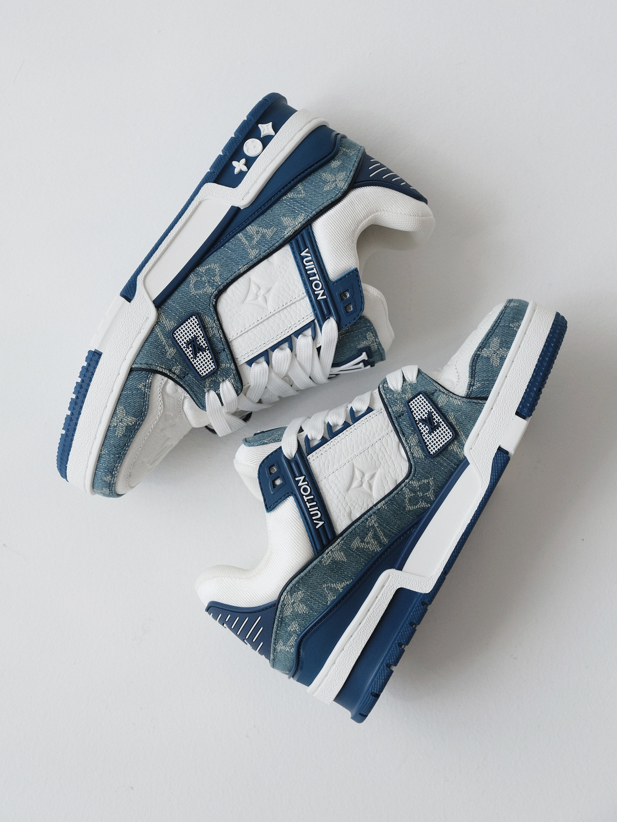 LOUIS VUITTON Trainer denim blue