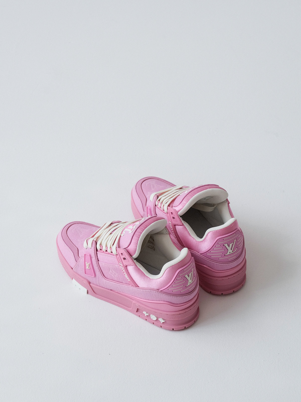 LOUIS VUITTON Trainer cow leather ladies pink.