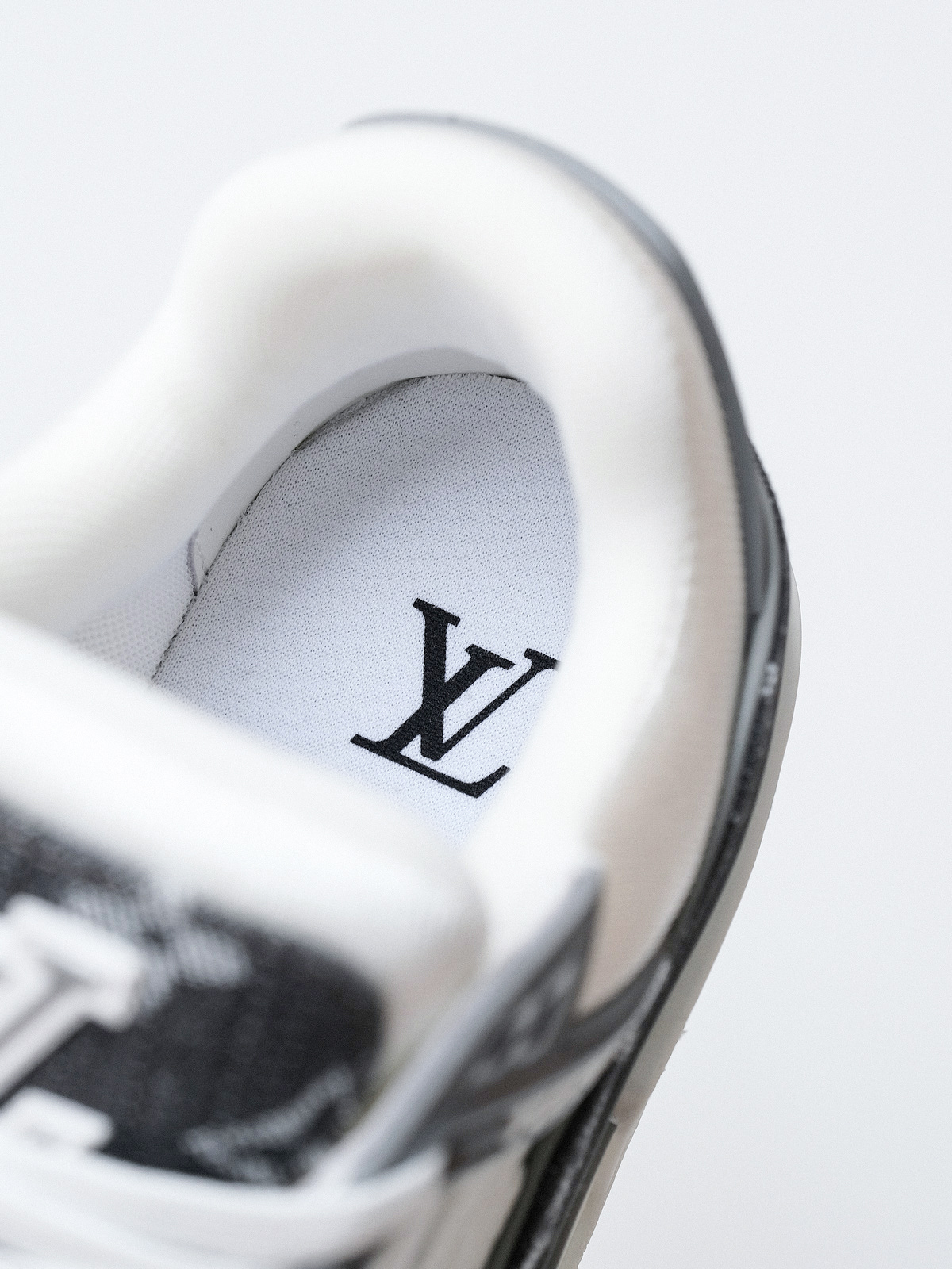 LV trainer Denmark's new/new color matching denim grey sneakers