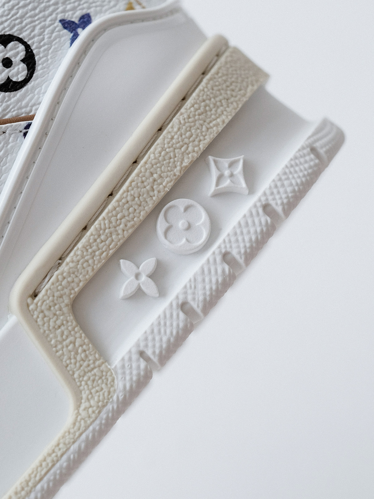 LV Murakami Takashi co-branded white tricolor Trainer