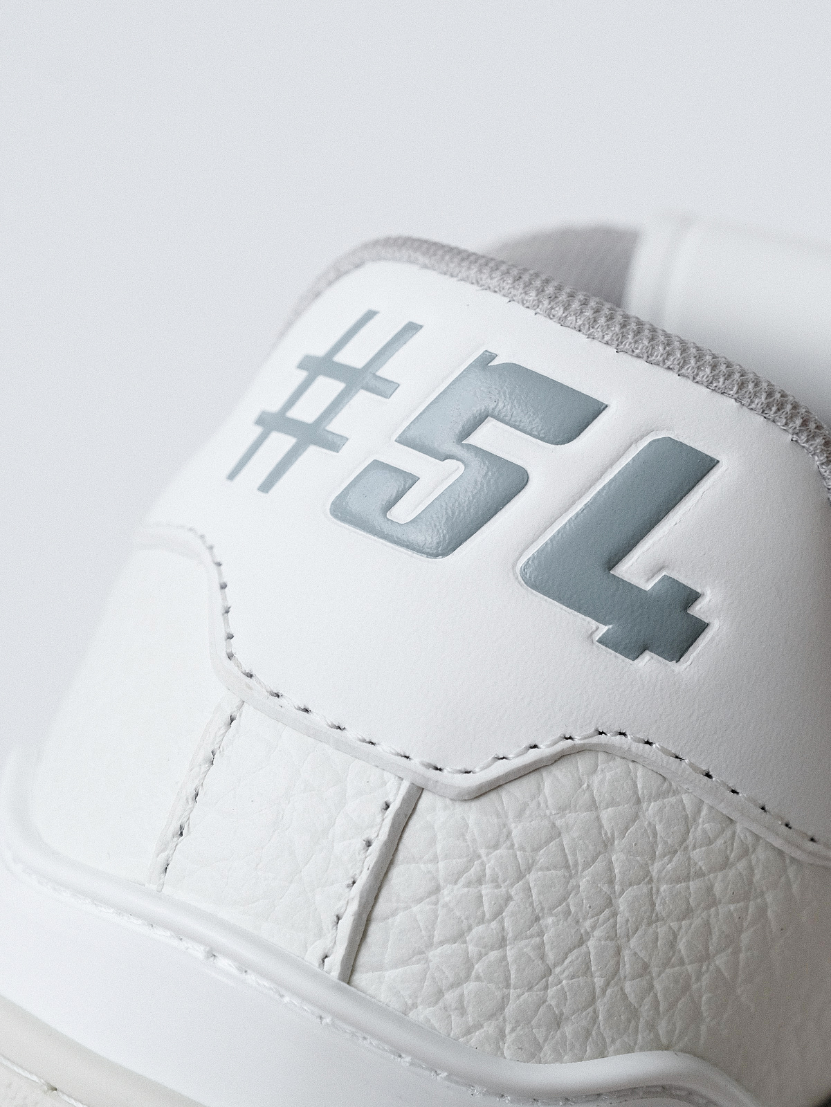 LV trainer Denmark new/cement grey shoes