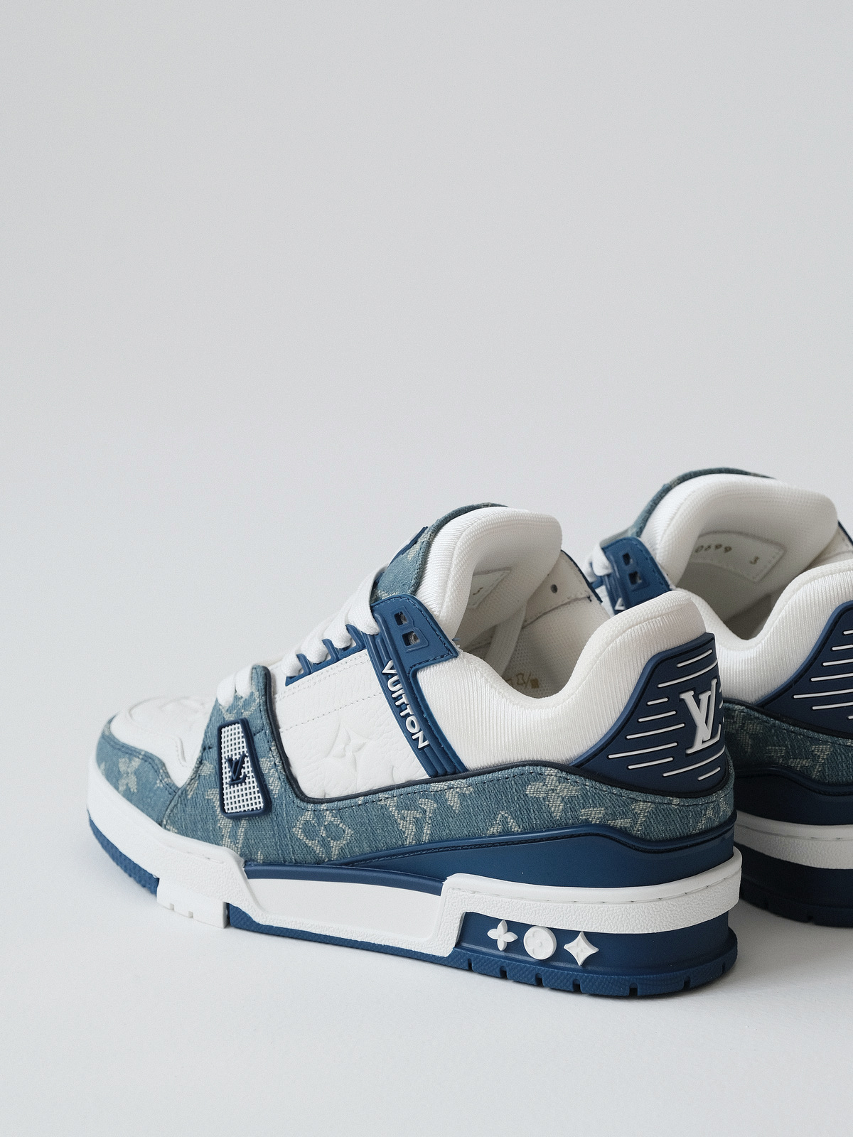 LOUIS VUITTON Trainer denim blue