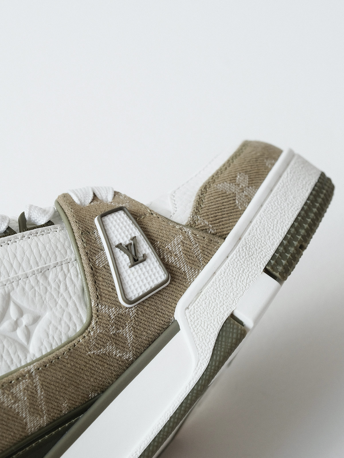 LOUIS VUITTON Trainer cow leather khaki green for men and women.