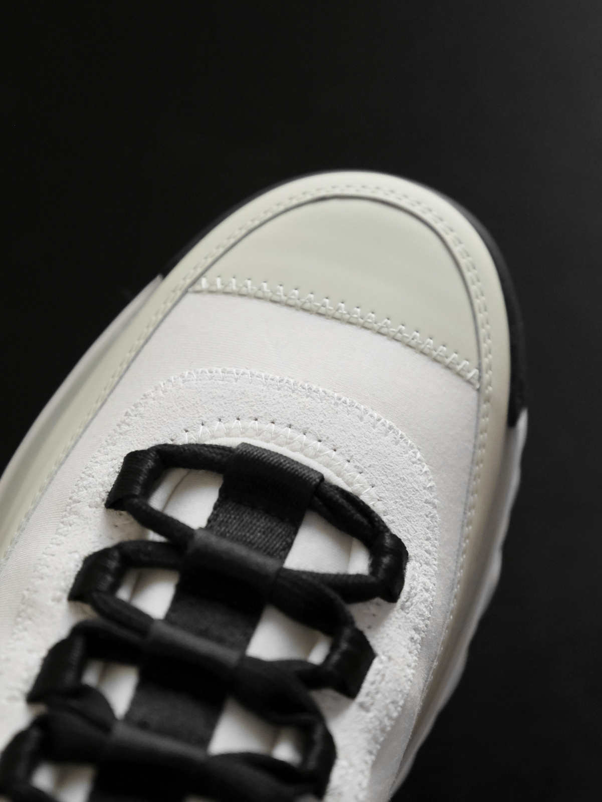 Chanel~~ the latest sports shoes; dad shoes