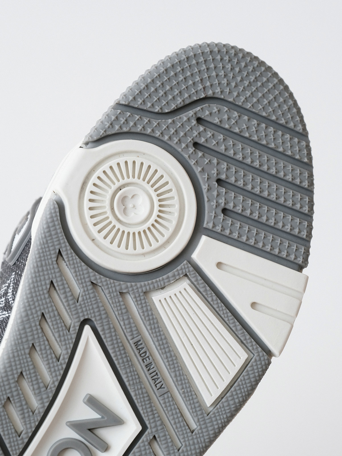 LV trainer Denmark's new/new color matching denim grey sneakers