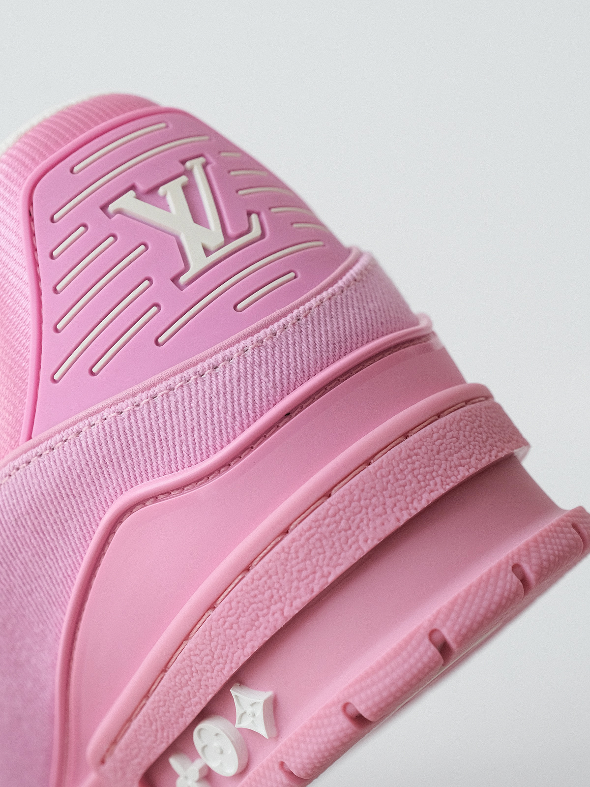 LOUIS VUITTON Trainer cow leather ladies pink.