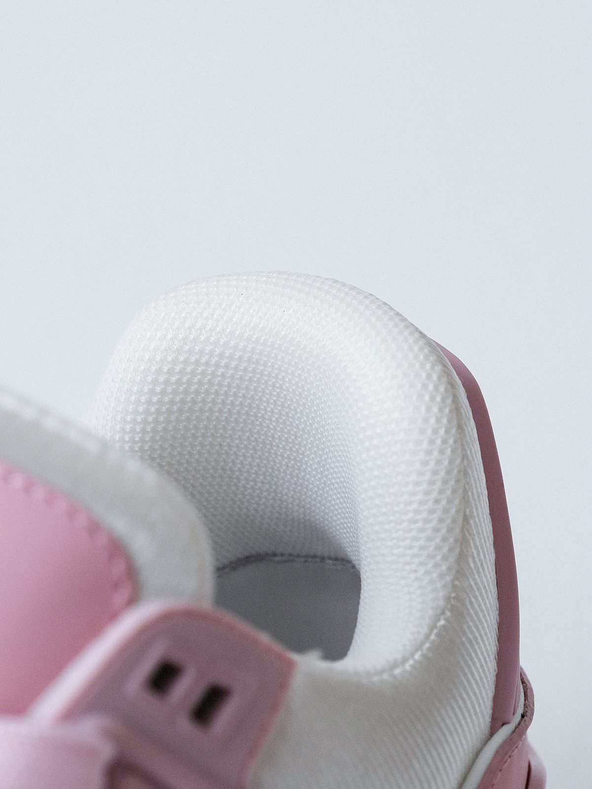 LV Trainer cherry blossom powder