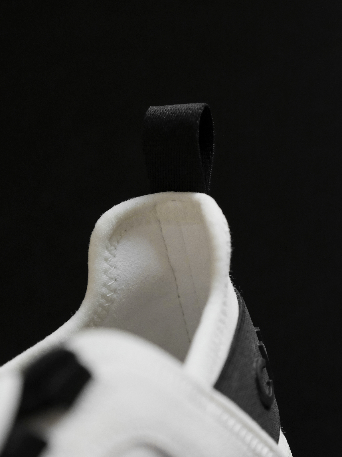 Chanel~~ the latest sports shoes; dad shoes