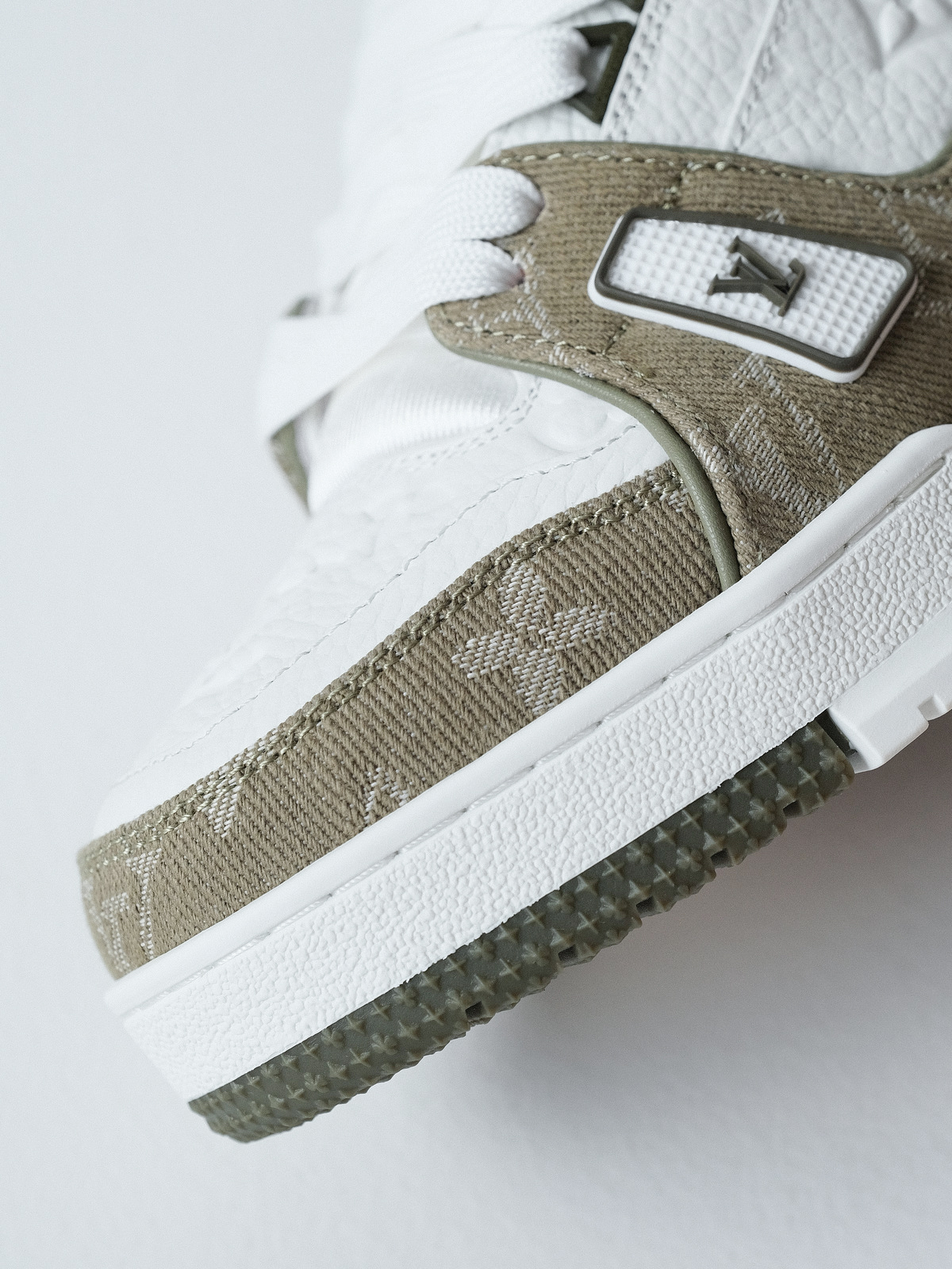 LOUIS VUITTON Trainer cow leather khaki green for men and women.