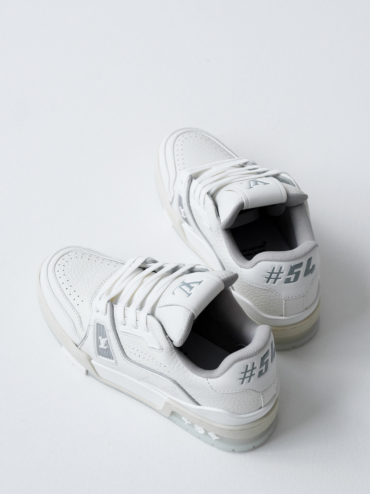 LV trainer Denmark new/cement grey shoes