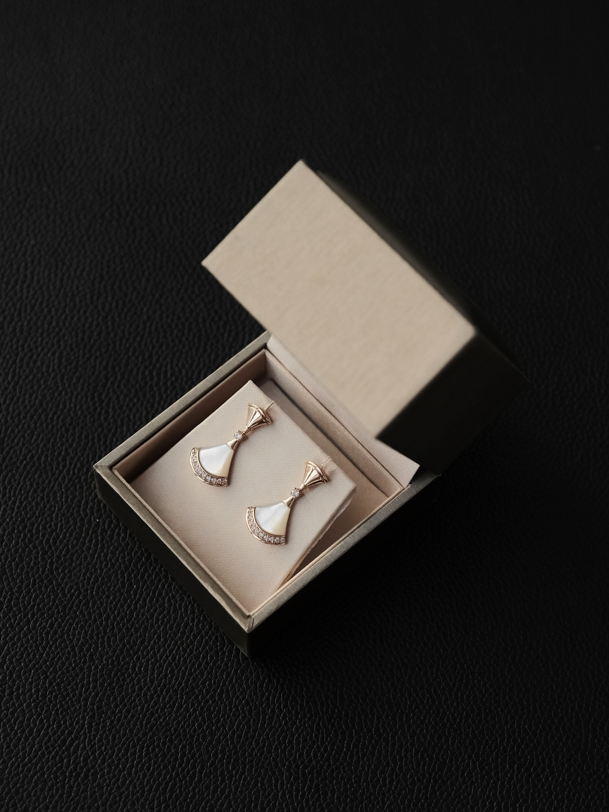 TB126-XK016长款红色+白色