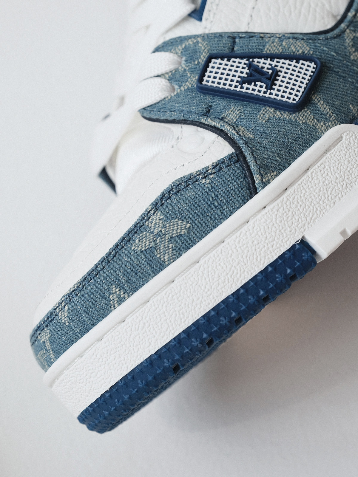LOUIS VUITTON Trainer denim blue