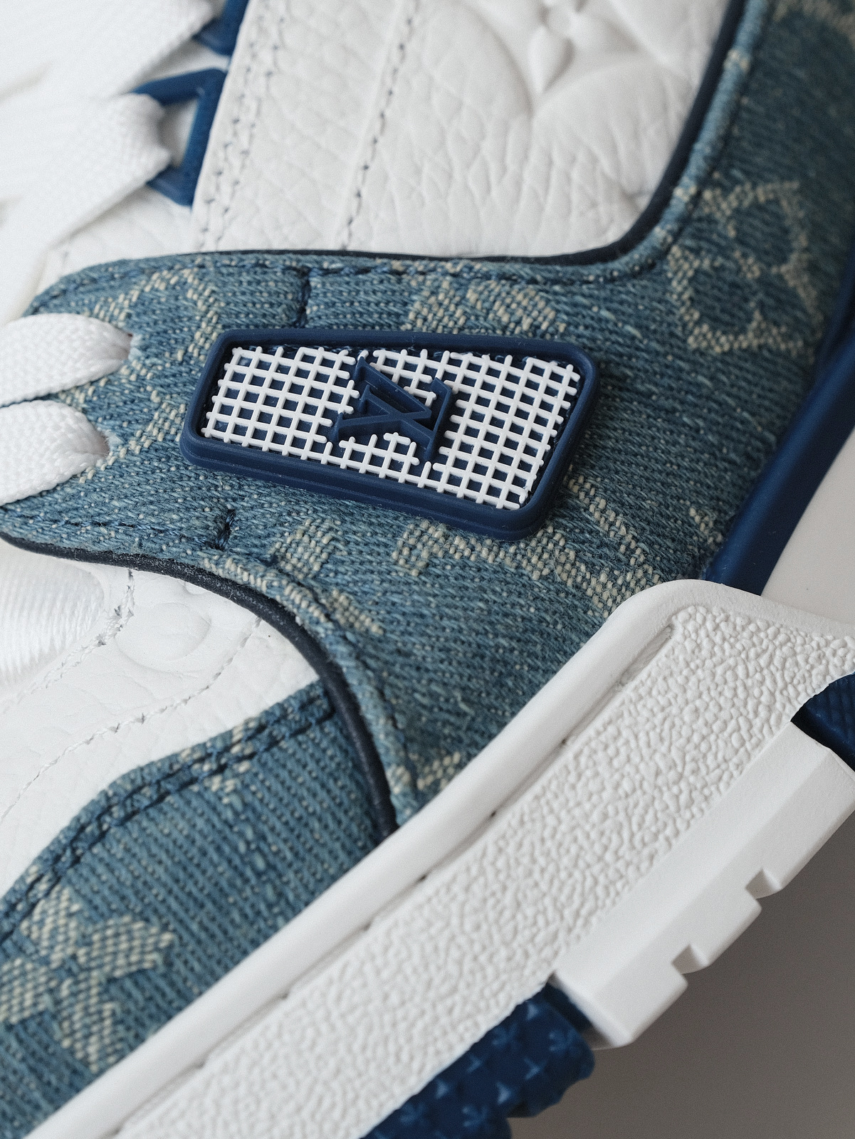 LOUIS VUITTON Trainer denim blue