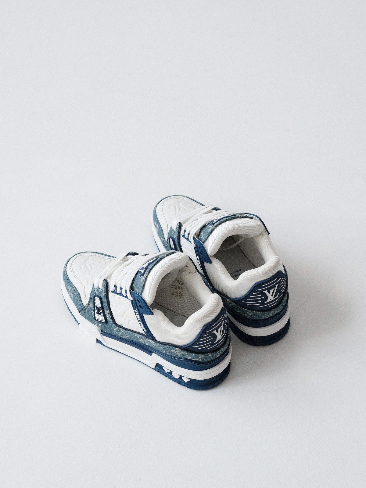 LOUIS VUITTON Trainer denim blue