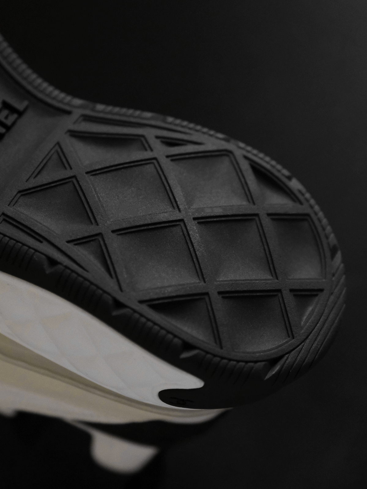 Chanel~~ the latest sports shoes; dad shoes