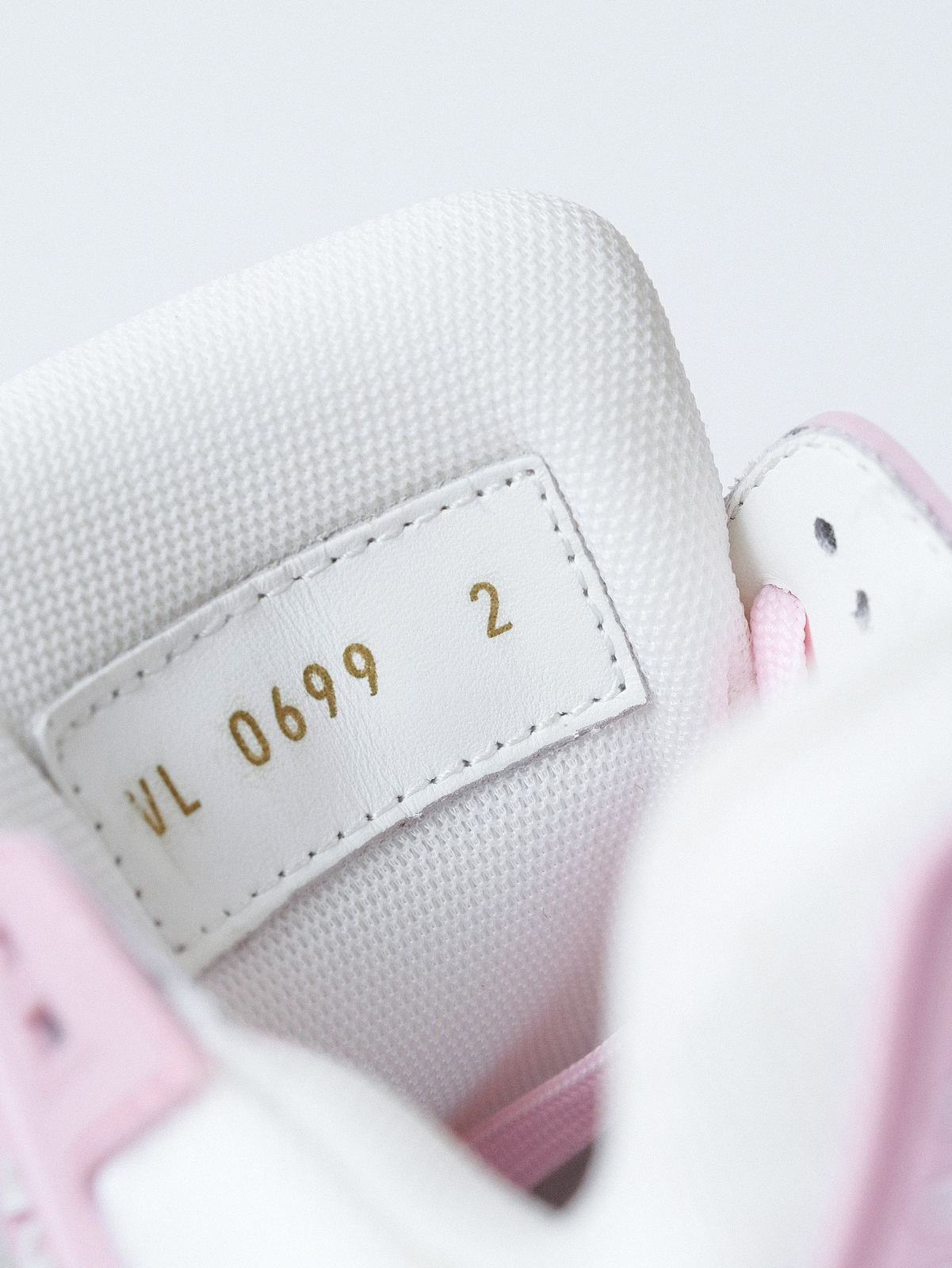 LV Trainer cherry blossom powder