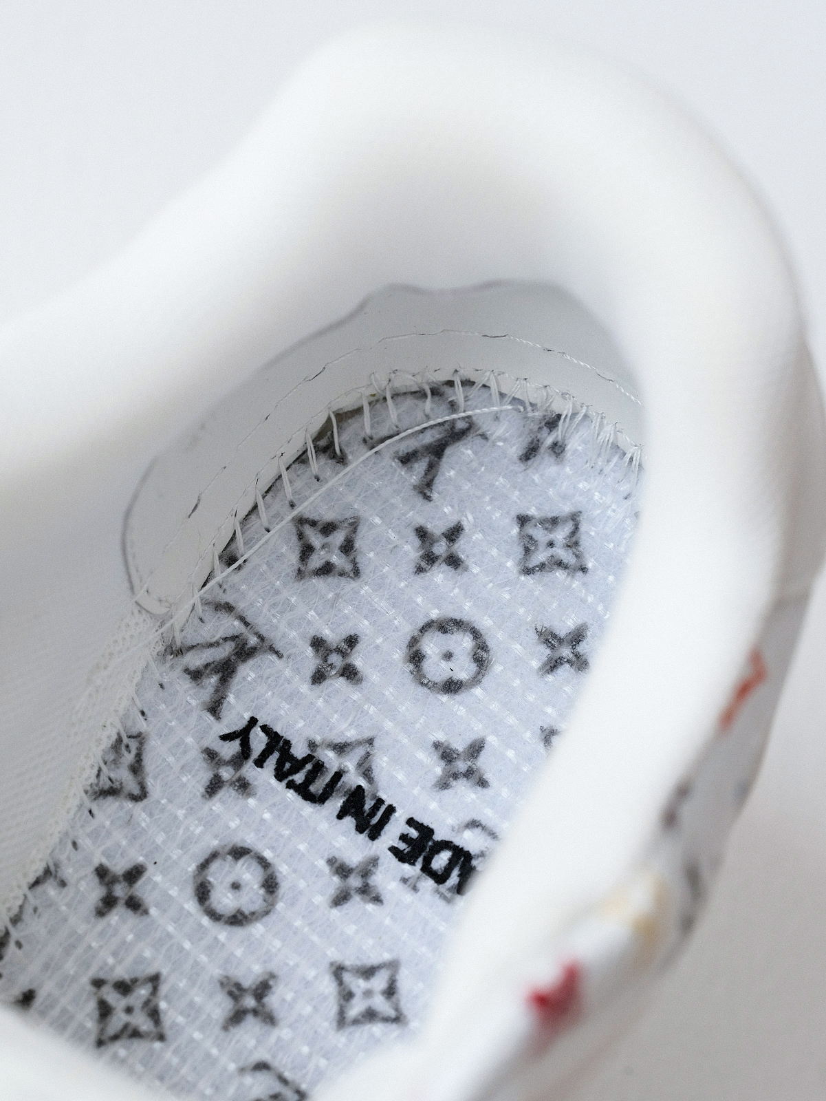 LV Murakami Takashi co-branded white tricolor Trainer