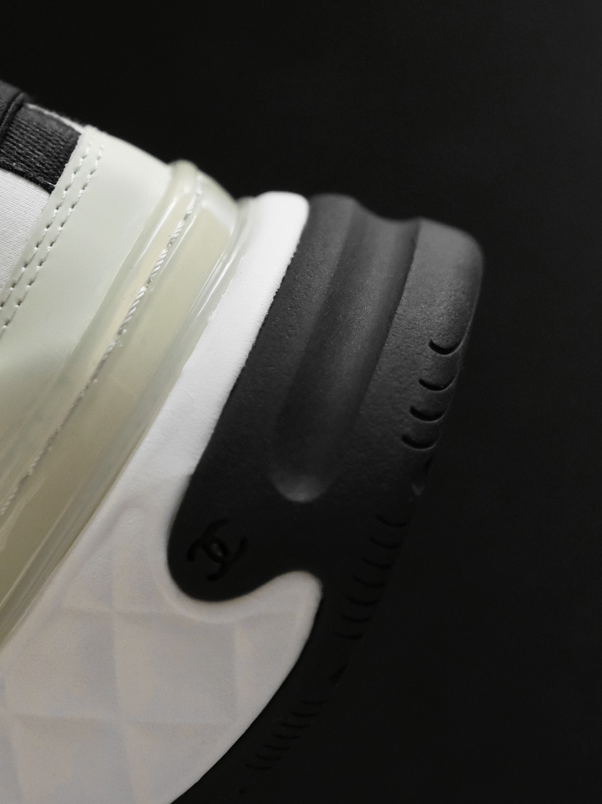 Chanel~~ the latest sports shoes; dad shoes