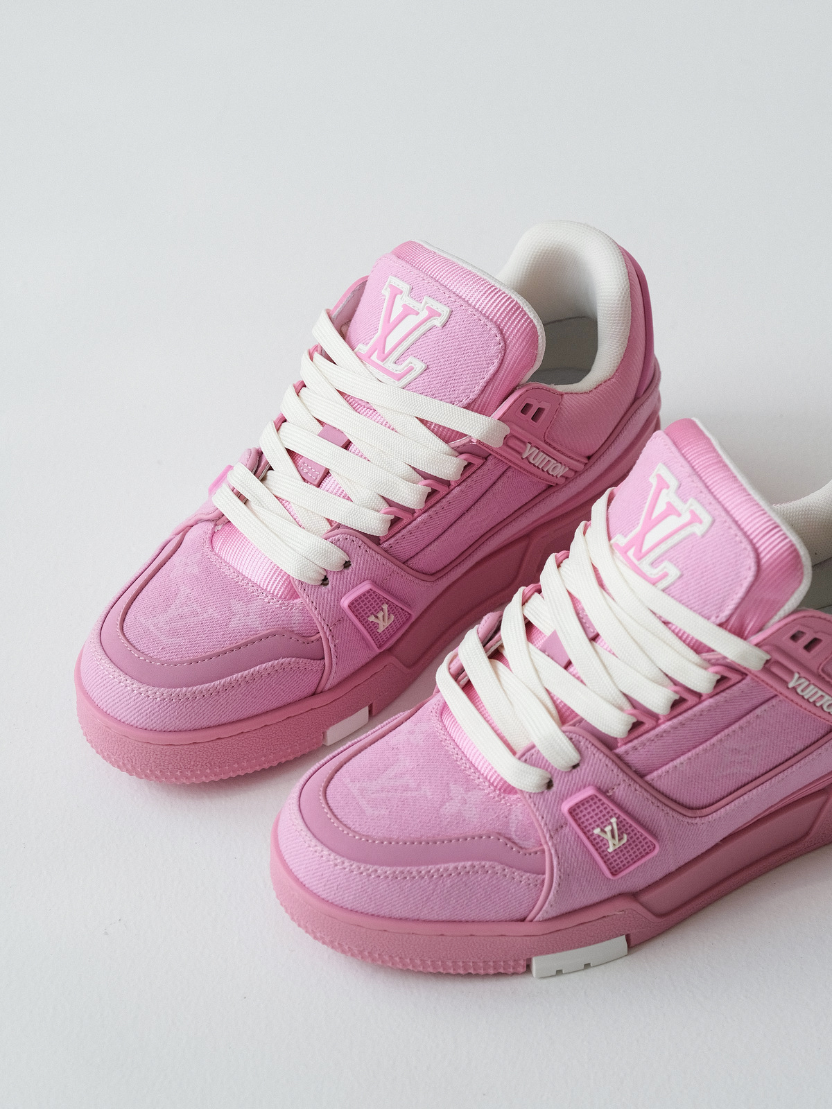 LOUIS VUITTON Trainer cow leather ladies pink.